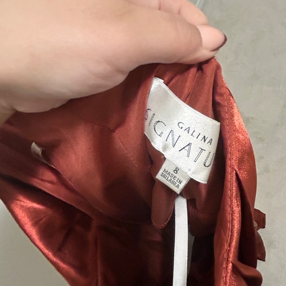 Lina Red Ruched Backless Sheath Dress - Picture 3 of 3